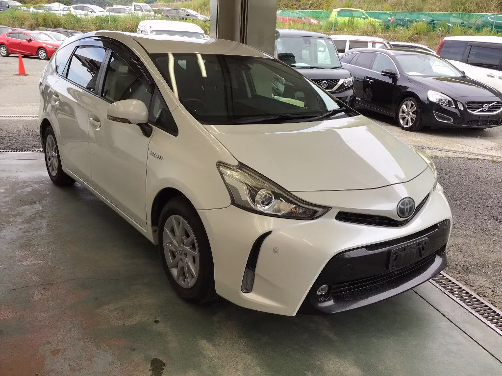 TOYOTA PRIUS ALPHA