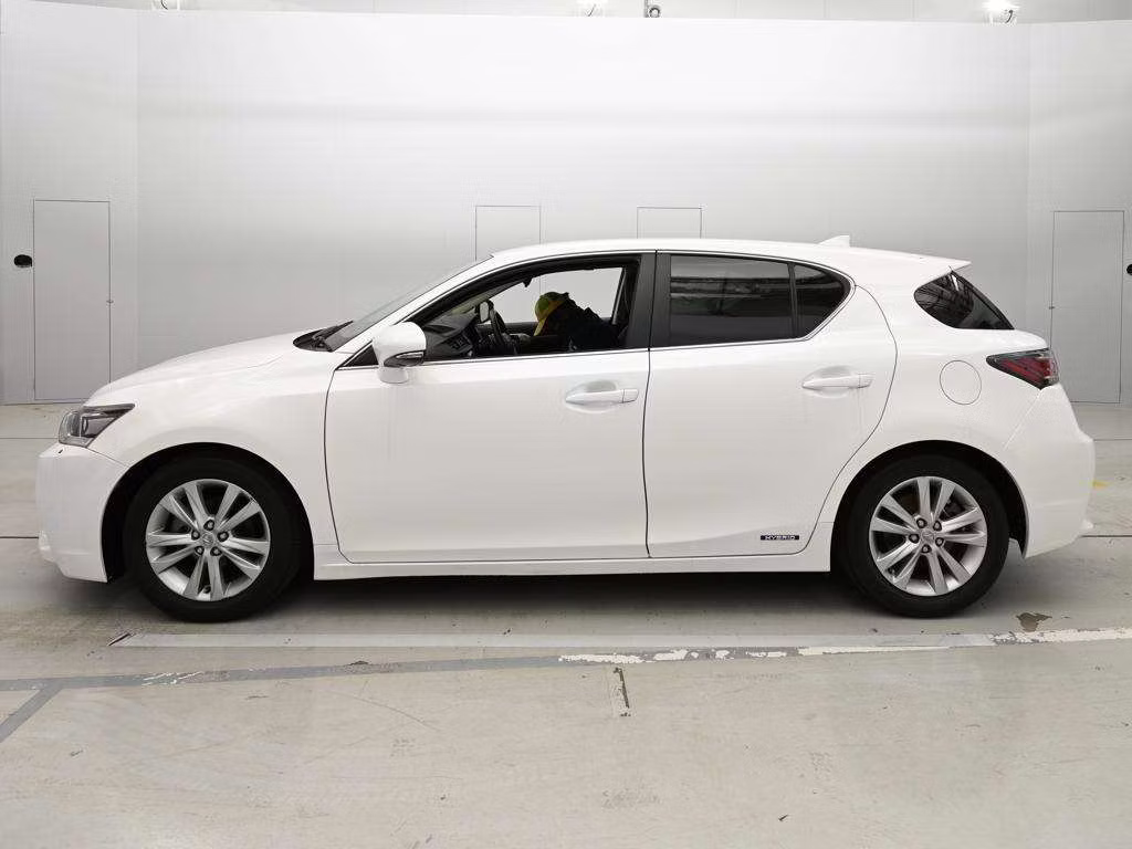 LEXUS CT200H