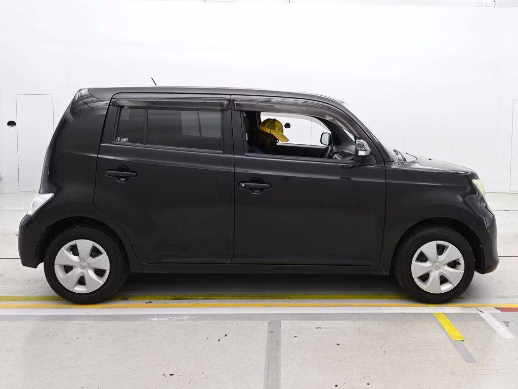TOYOTA BB