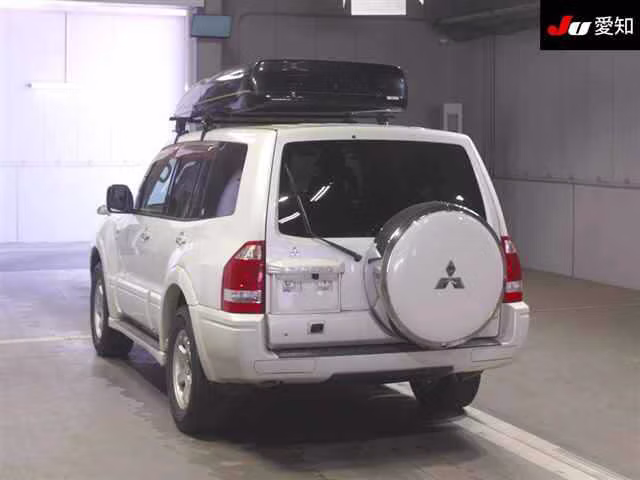 MITSUBISHI PAJERO
