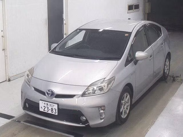 TOYOTA PRIUS