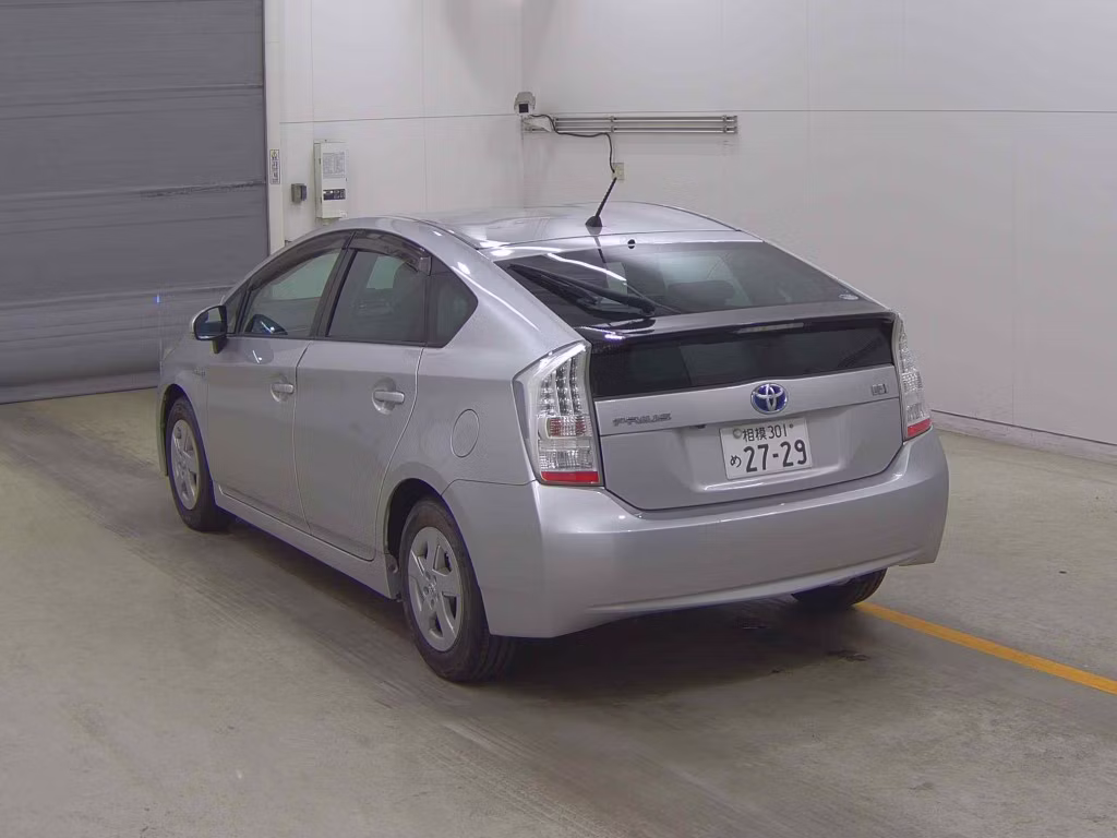 TOYOTA PRIUS