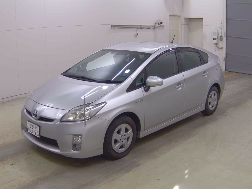 TOYOTA PRIUS