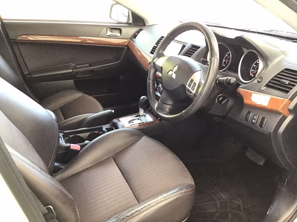 MITSUBISHI GALANT FORTIS