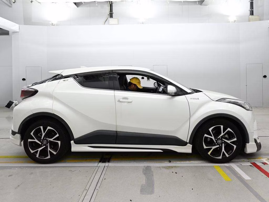 TOYOTA C-HR