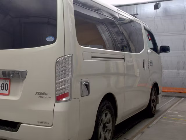 NISSAN NV350 CARAVAN