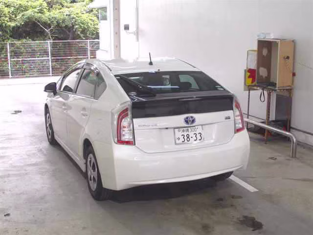 TOYOTA PRIUS