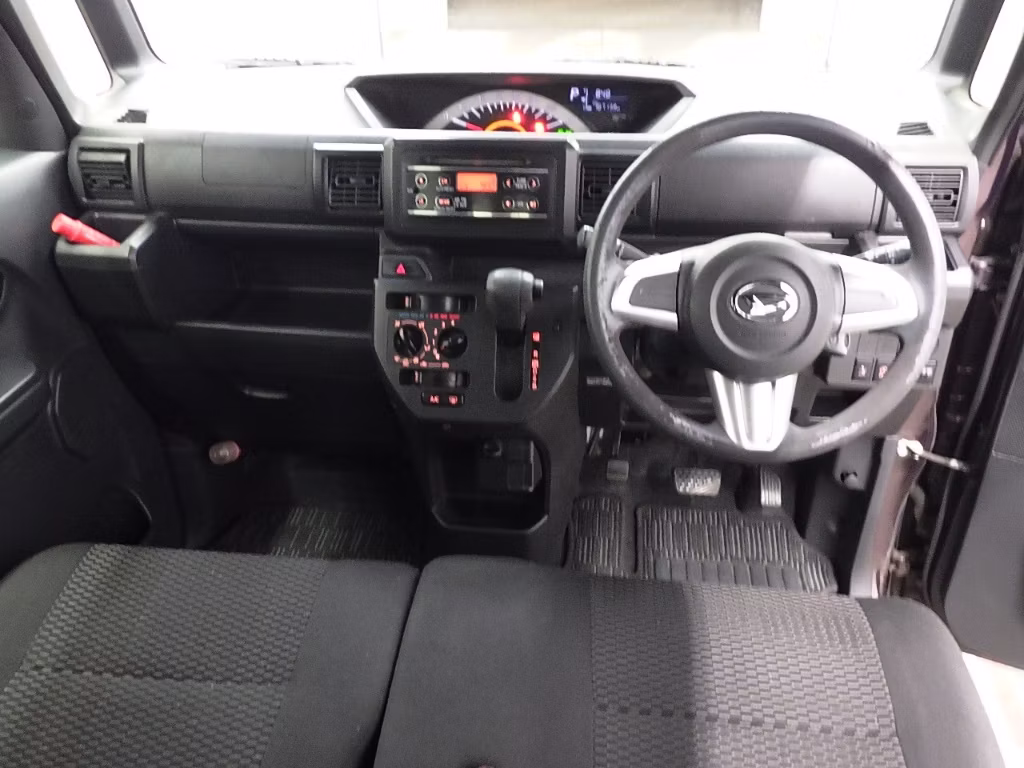 DAIHATSU WAKE