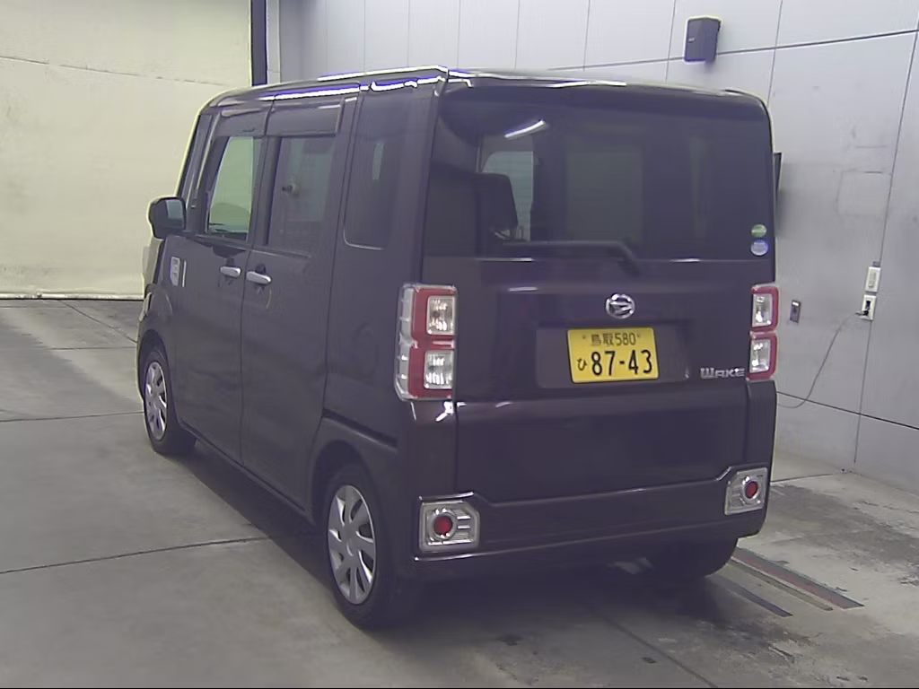 DAIHATSU WAKE