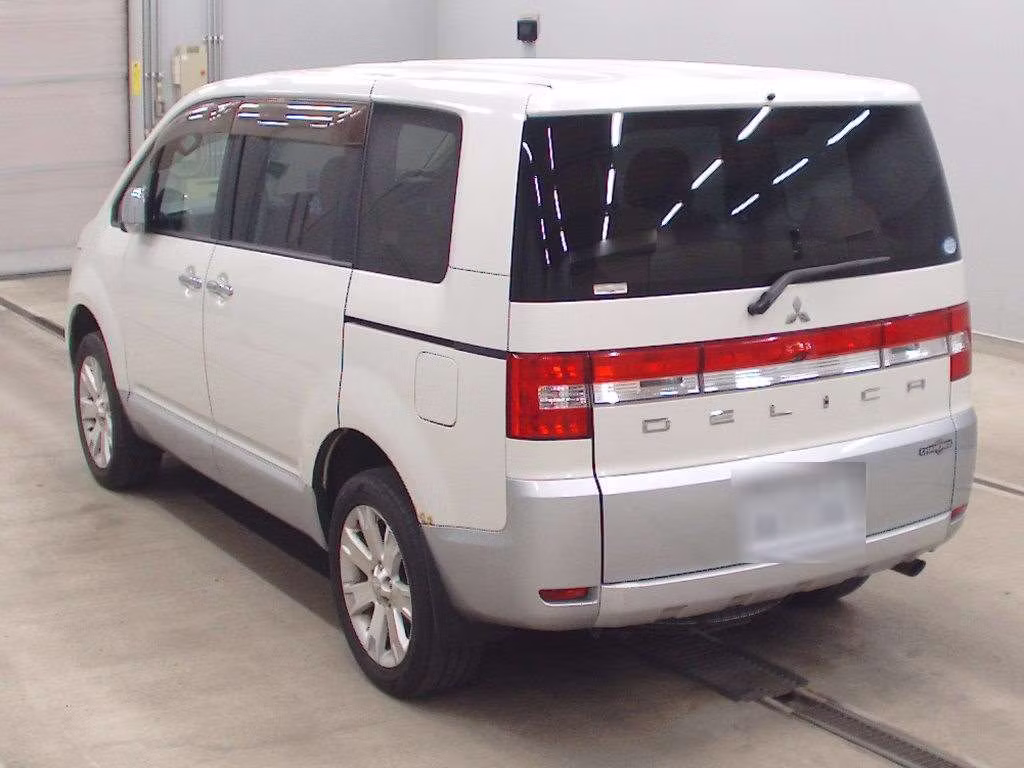 MITSUBISHI DELICA D:5