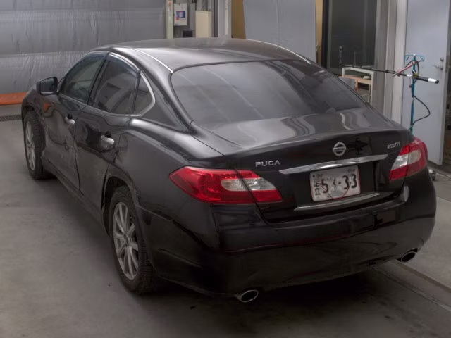 NISSAN FUGA