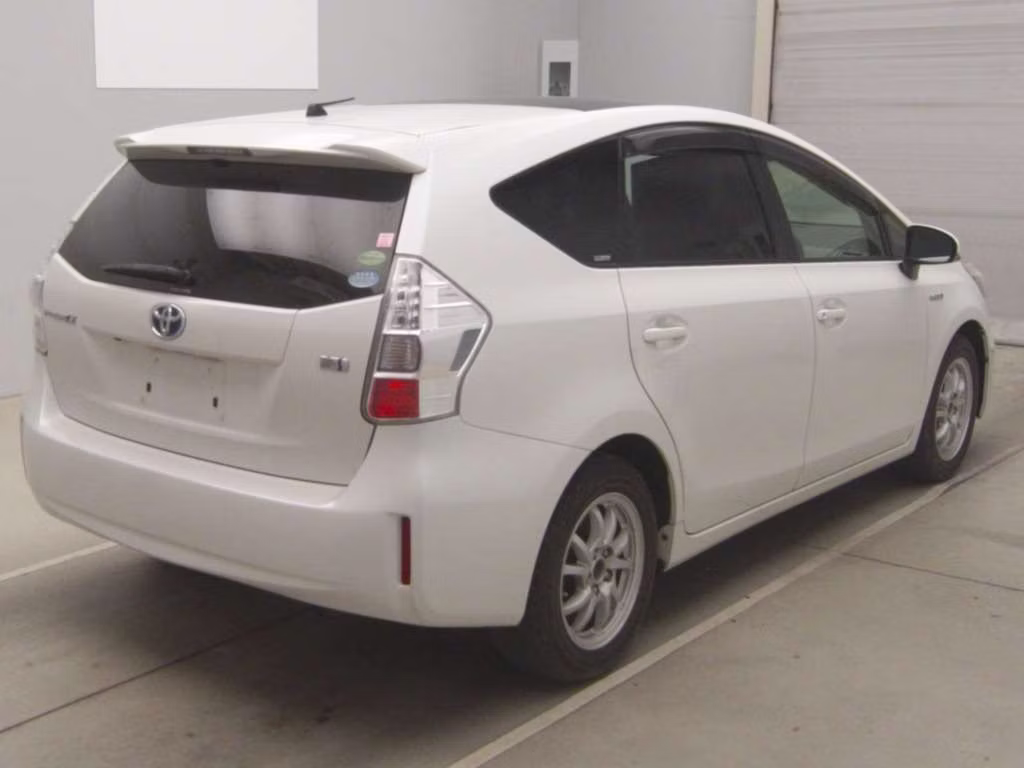 TOYOTA PRIUS ALPHA