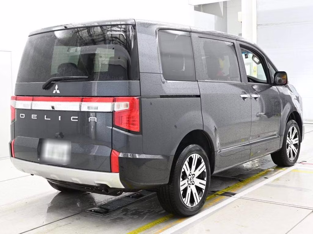MITSUBISHI DELICA D:5