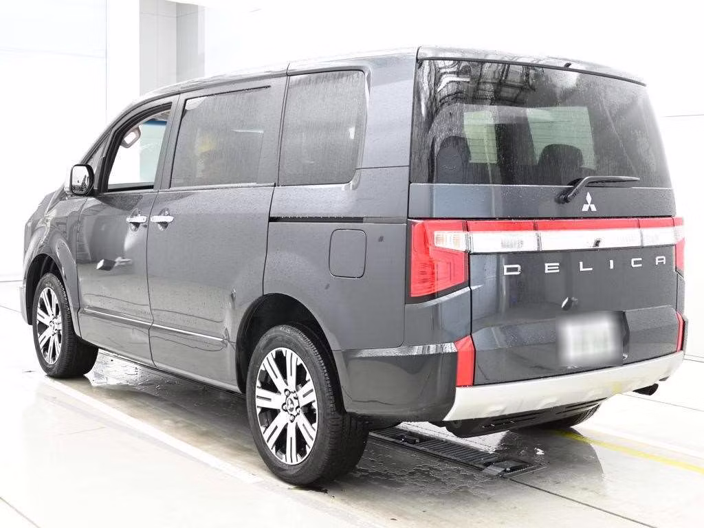 MITSUBISHI DELICA D:5