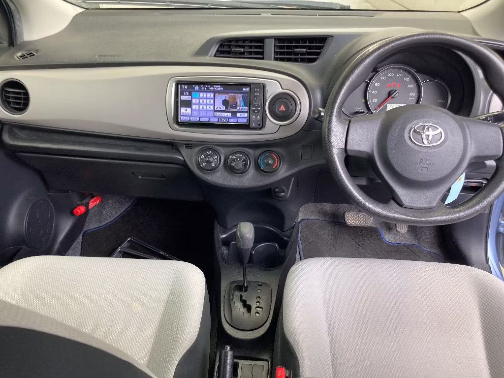TOYOTA VITZ