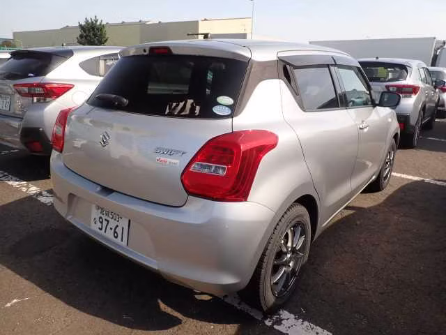 SUZUKI SWIFT