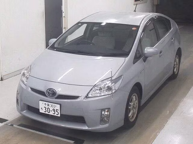 TOYOTA PRIUS