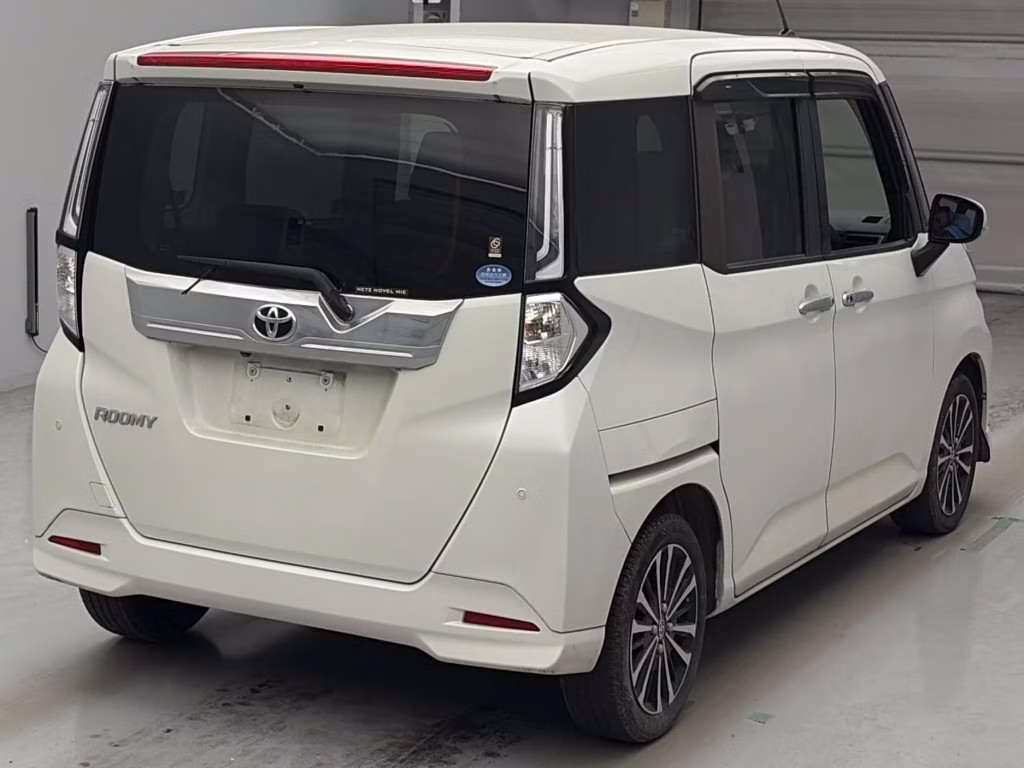 TOYOTA ROOMY