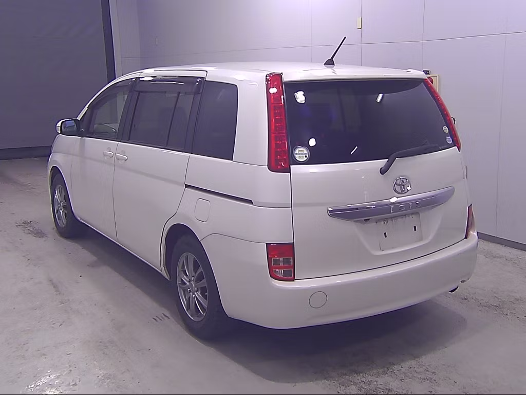 TOYOTA ISIS
