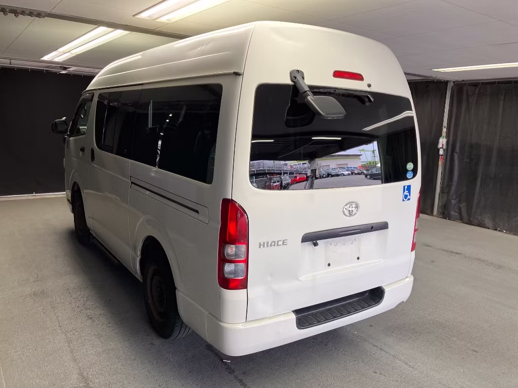 TOYOTA REGIUS ACE
