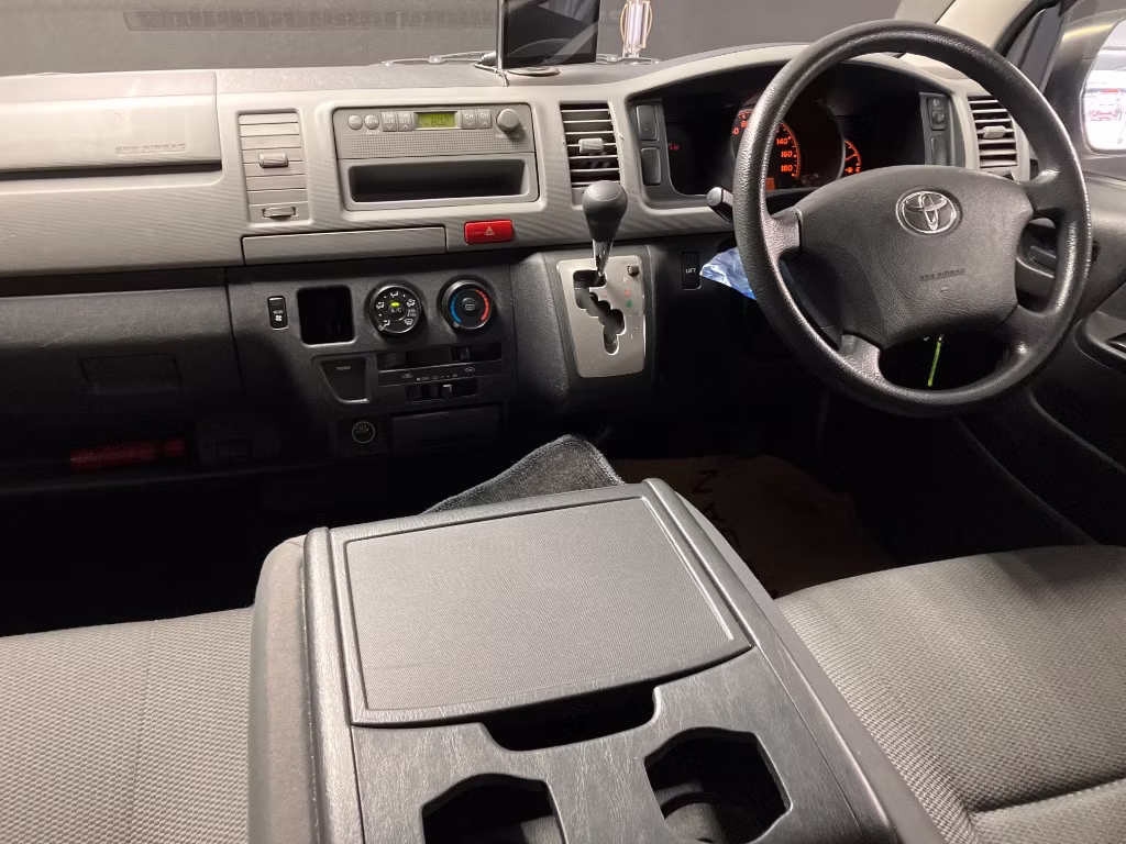 TOYOTA REGIUS ACE