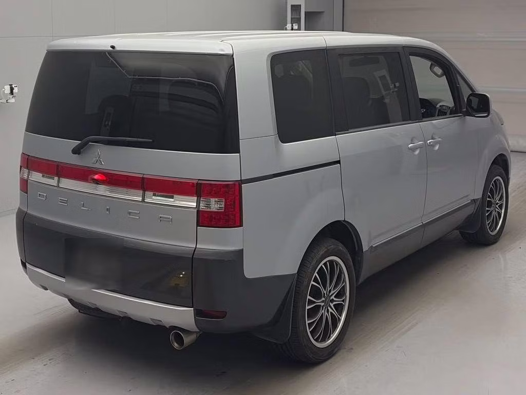 MITSUBISHI DELICA D:5