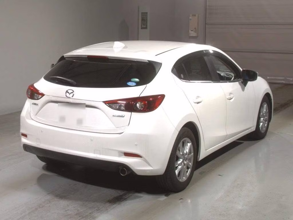 MAZDA AXELA