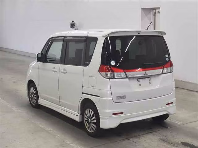 MITSUBISHI DELICA D:2