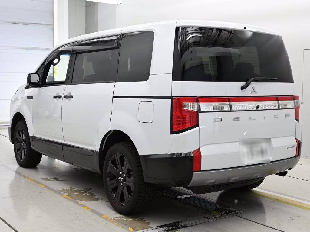 MITSUBISHI DELICA D:5