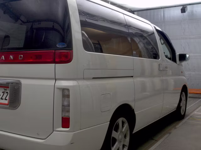 NISSAN ELGRAND