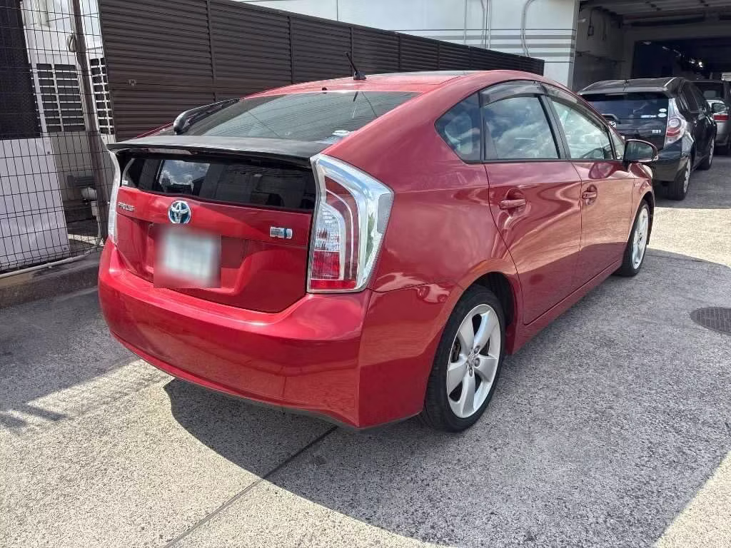 TOYOTA PRIUS