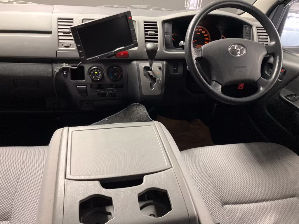 TOYOTA REGIUS ACE