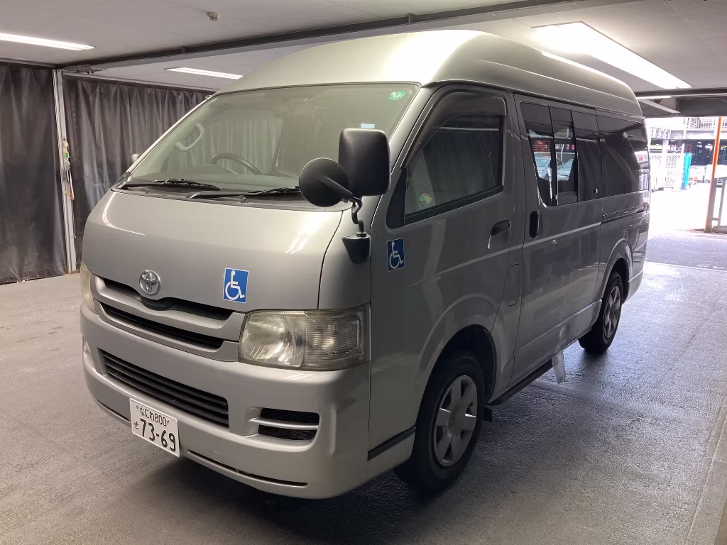 TOYOTA REGIUS ACE