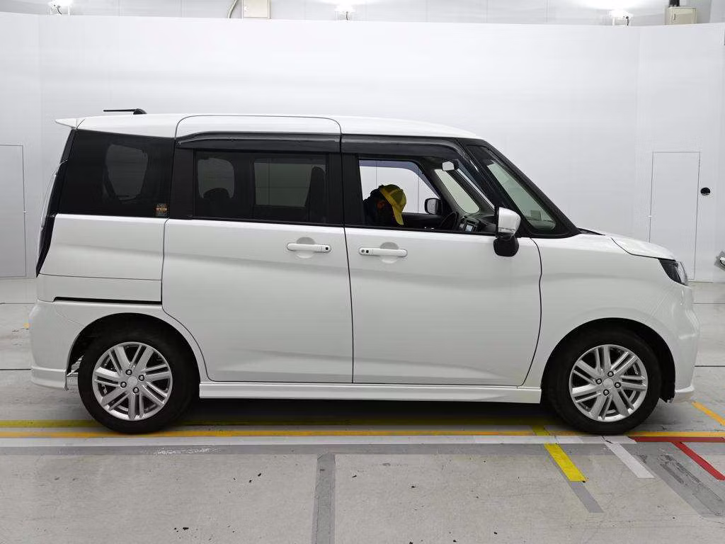 MITSUBISHI DELICA D:2
