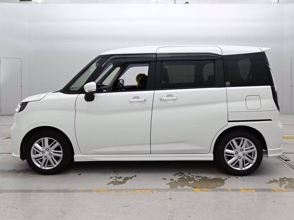 MITSUBISHI DELICA D:2