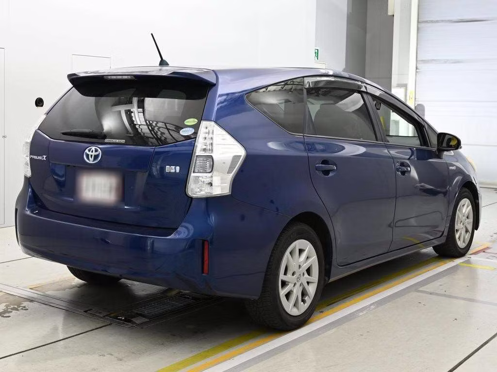 TOYOTA PRIUS ALPHA