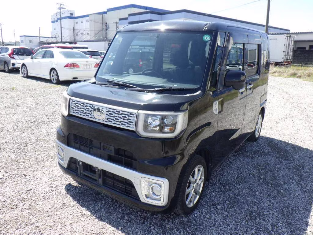 DAIHATSU WAKE