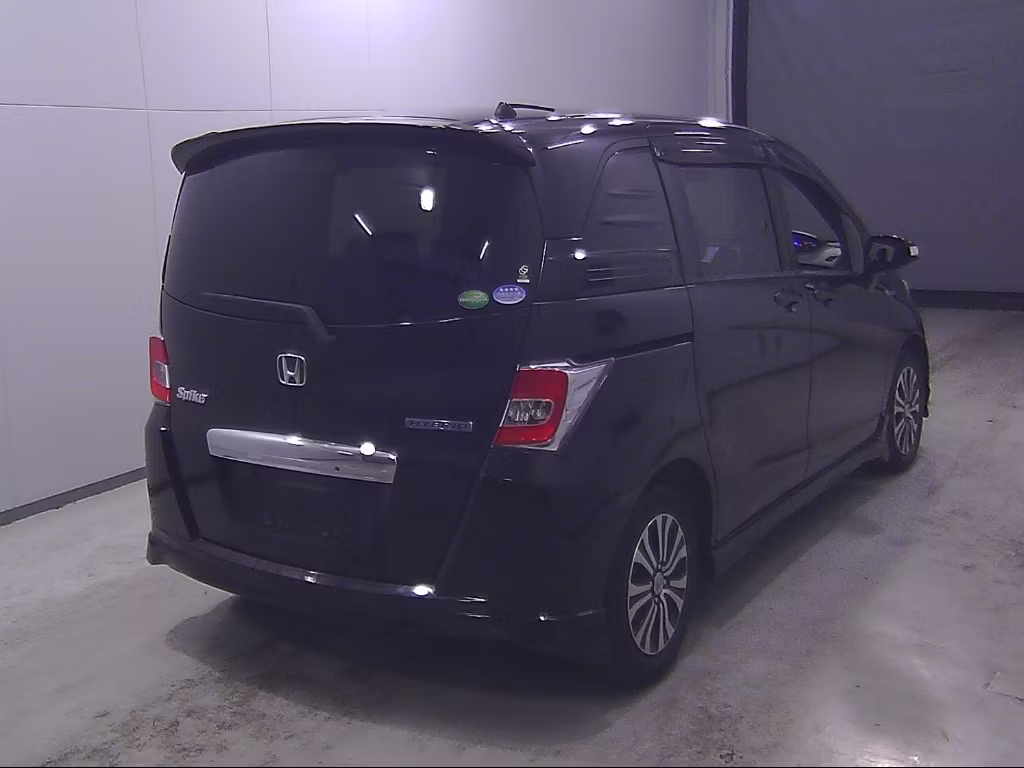 HONDA FREED SPIKE