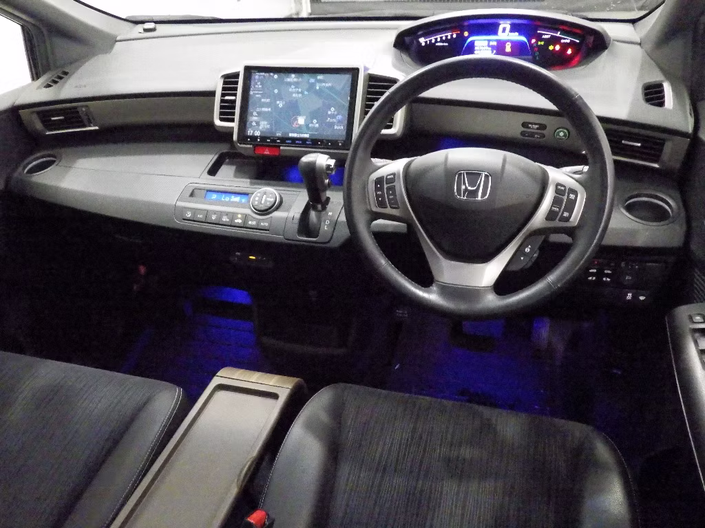 HONDA FREED SPIKE