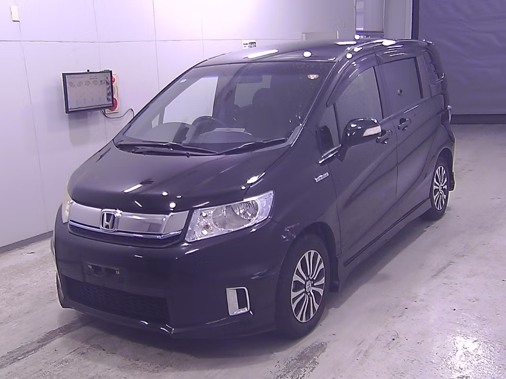 HONDA FREED SPIKE