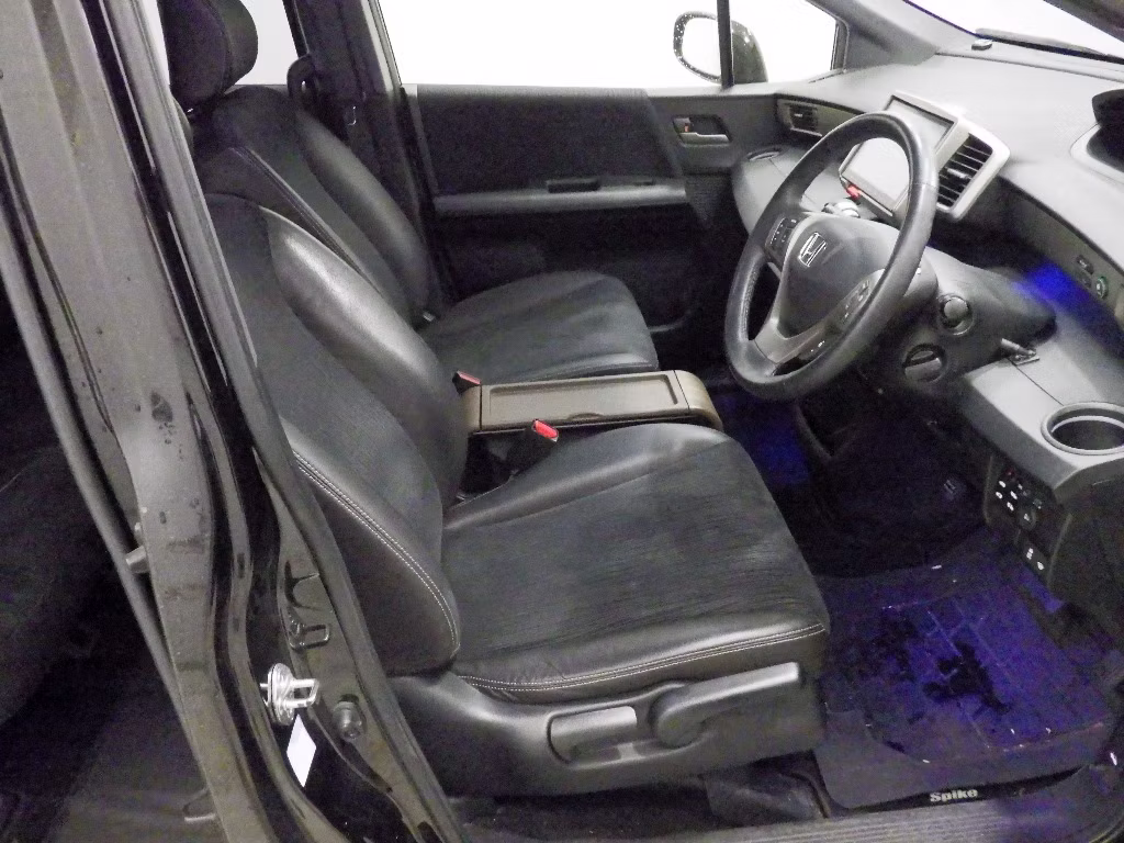 HONDA FREED SPIKE