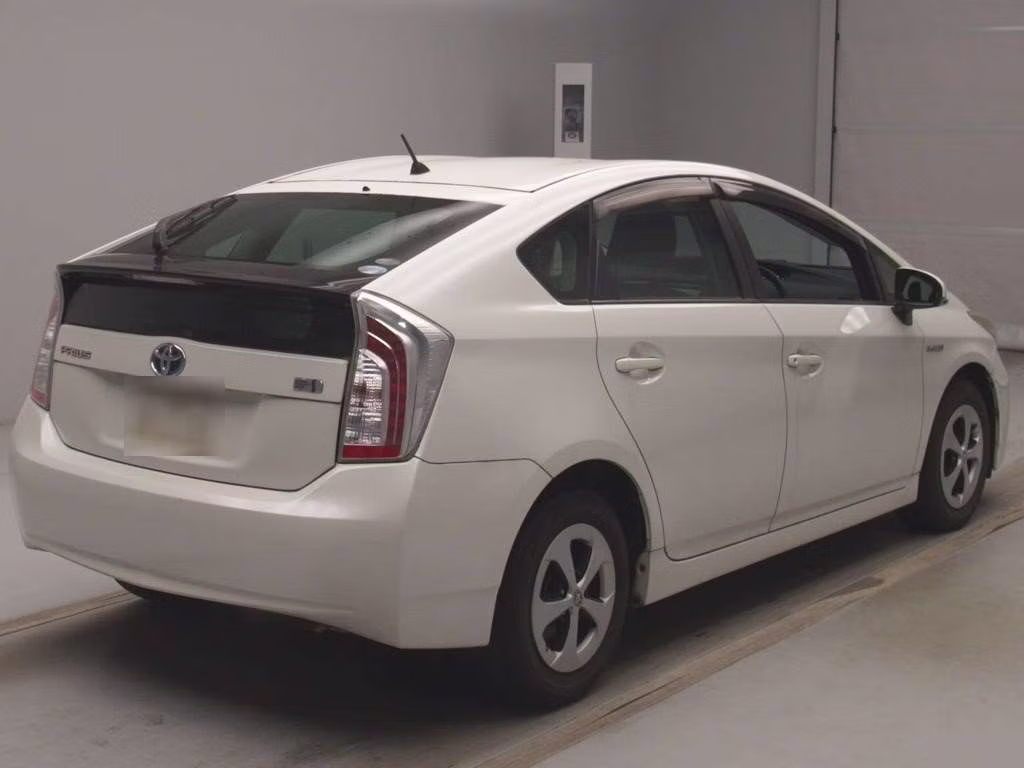 TOYOTA PRIUS