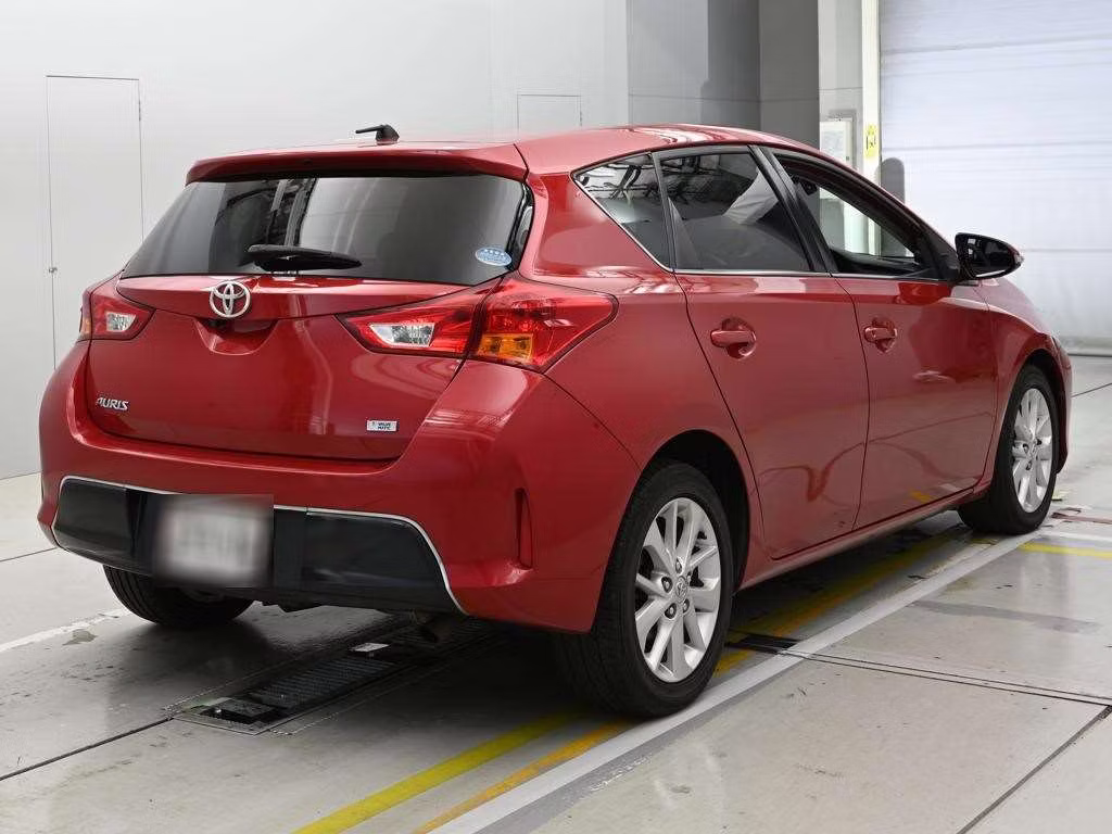 TOYOTA AURIS