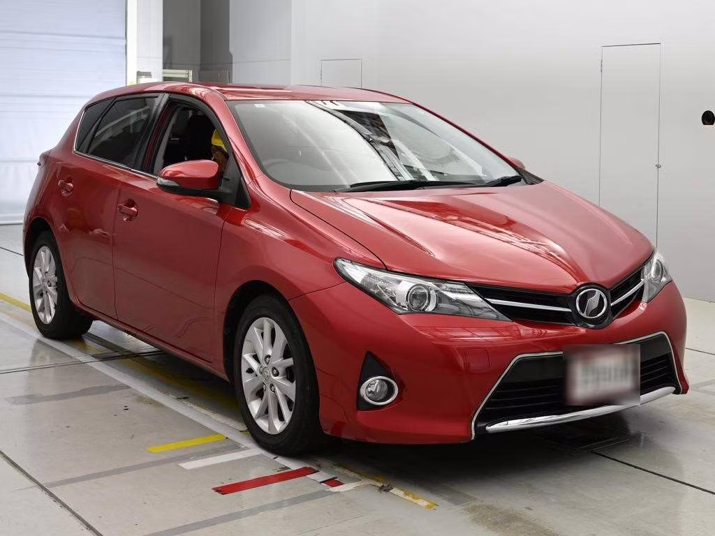 TOYOTA AURIS