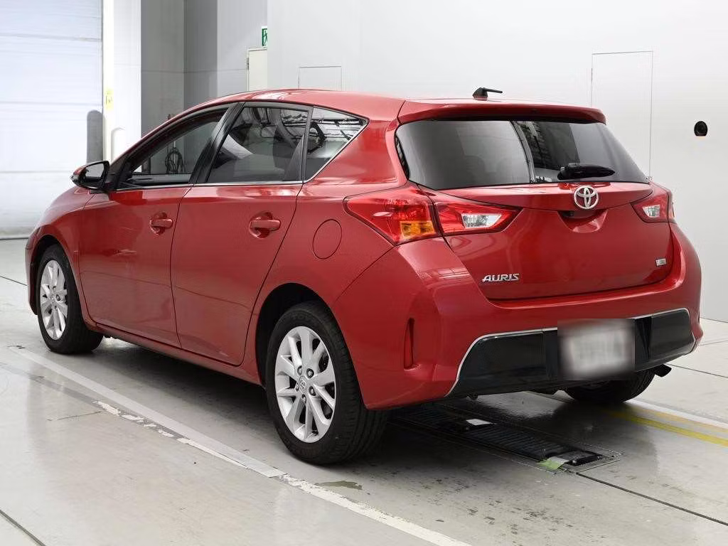 TOYOTA AURIS