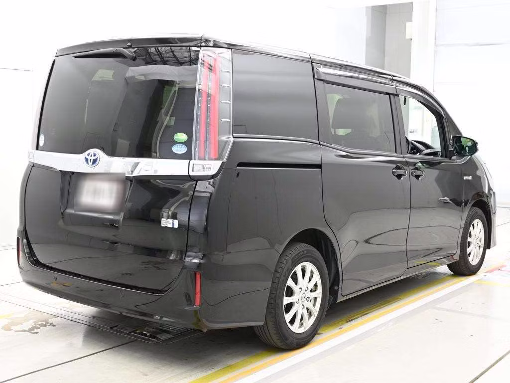 TOYOTA NOAH