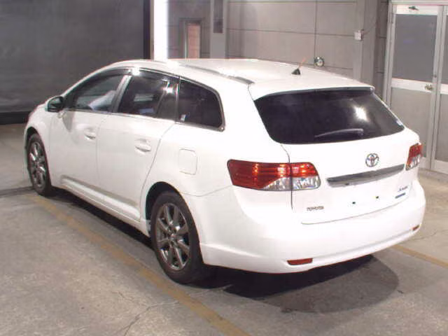 TOYOTA AVENSIS