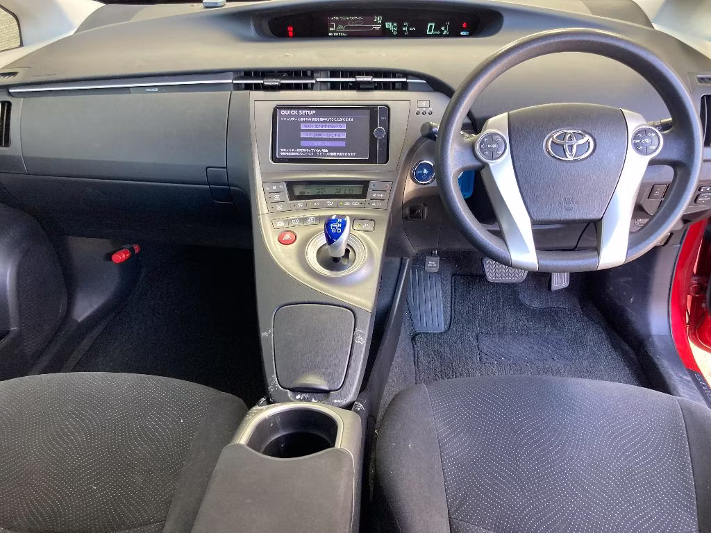 TOYOTA PRIUS