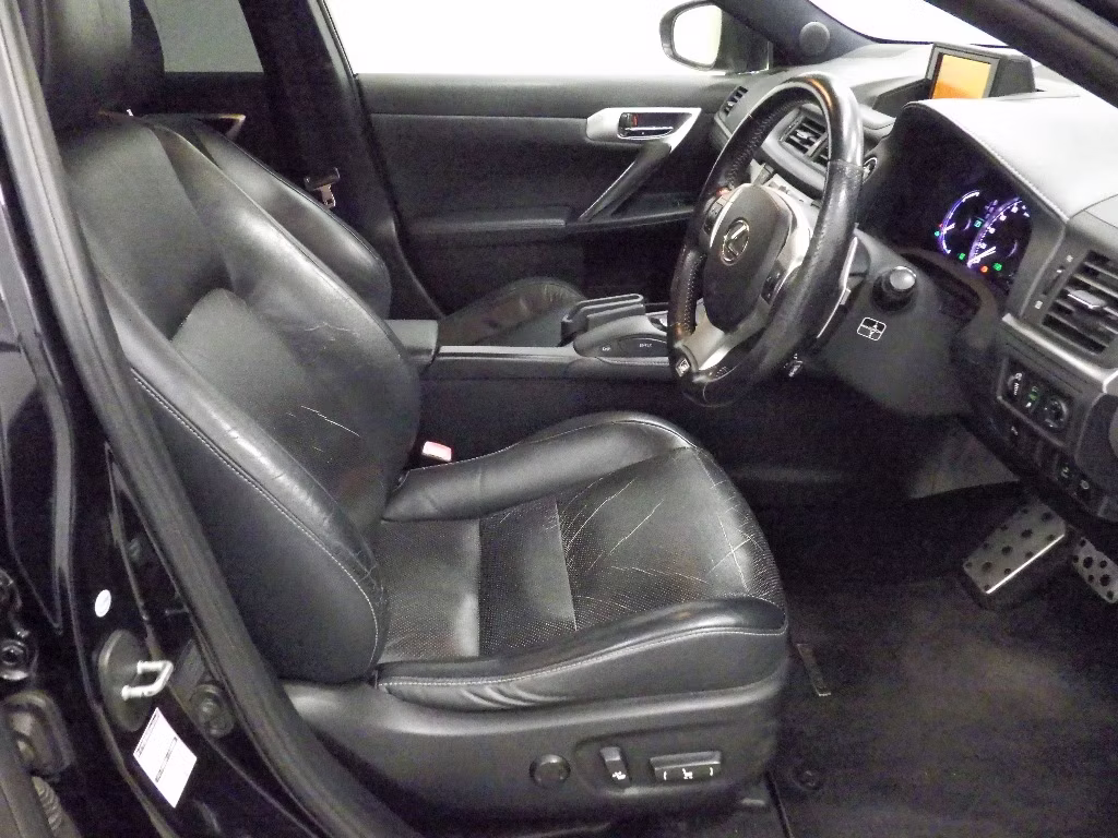LEXUS CT200H