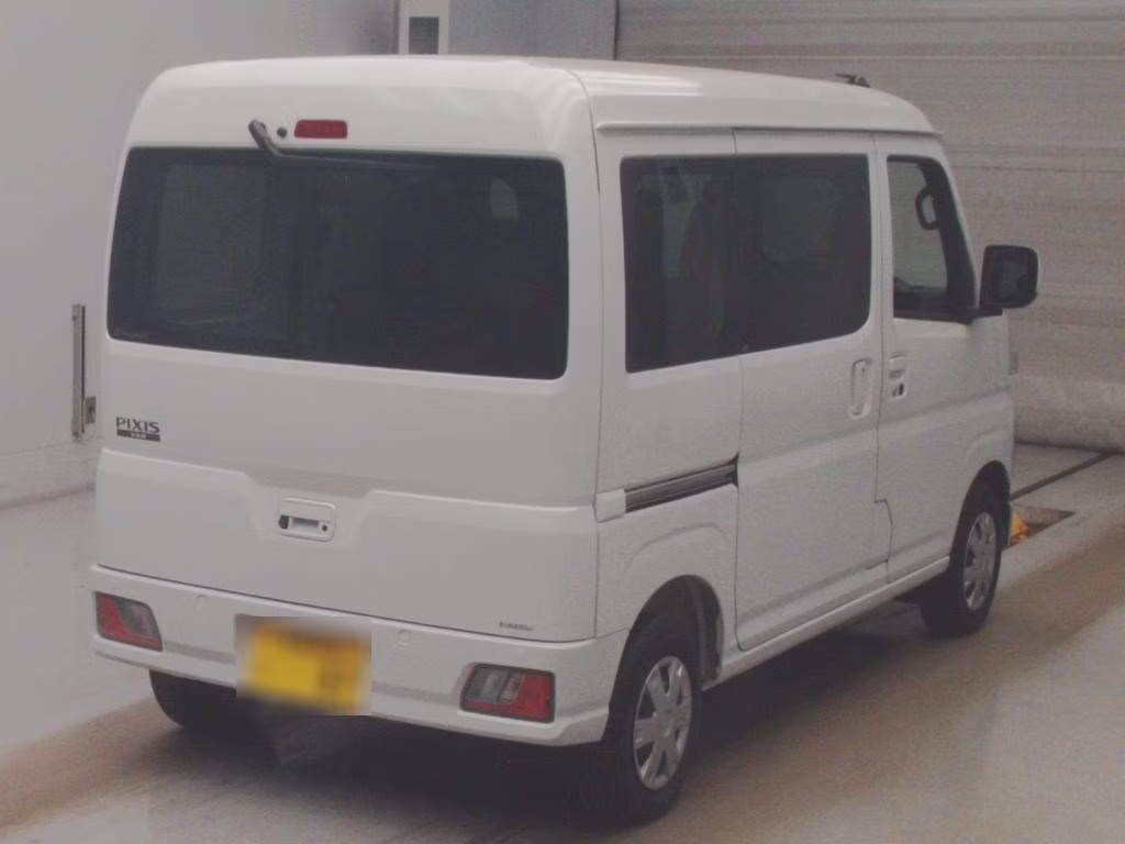 TOYOTA PIXIS VAN